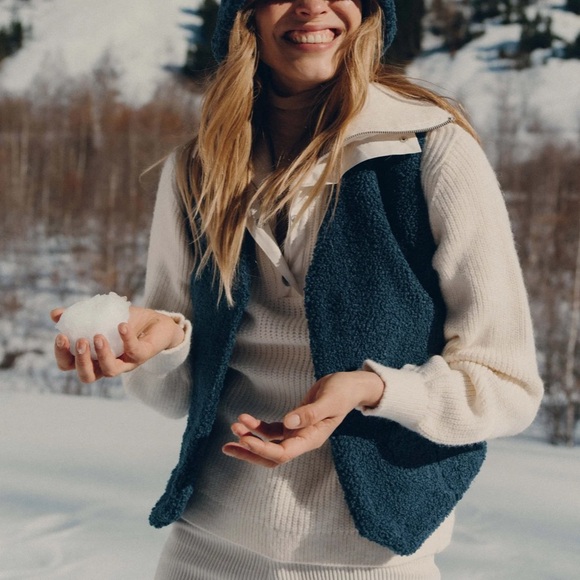 Van Palma NWT Alice Faux Sherpa Vest Blue Small - Picture 5 of 5